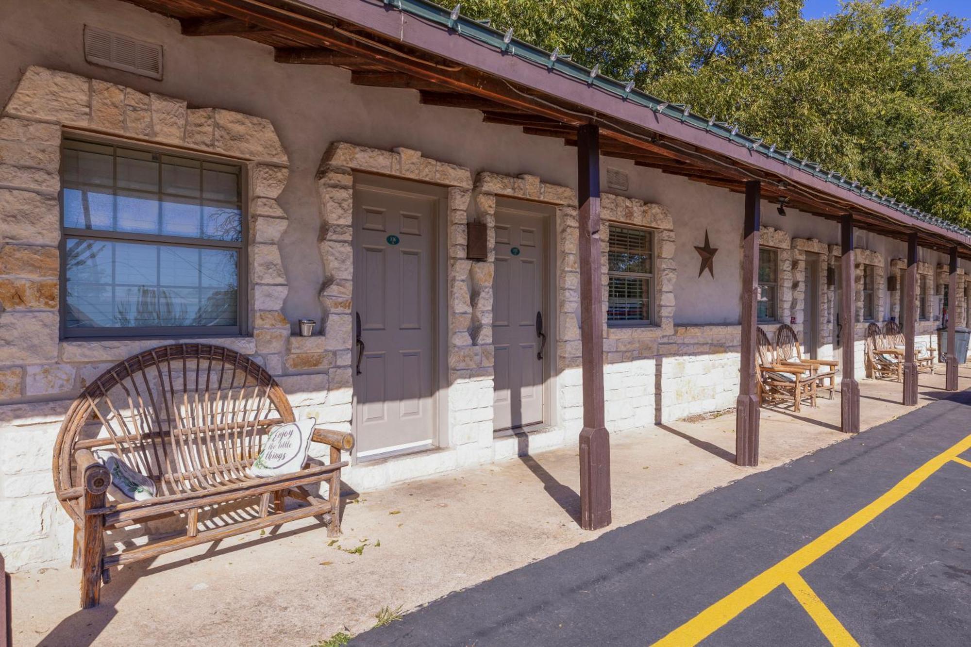 Country Inn Motel Fredericksburg Eksteriør billede