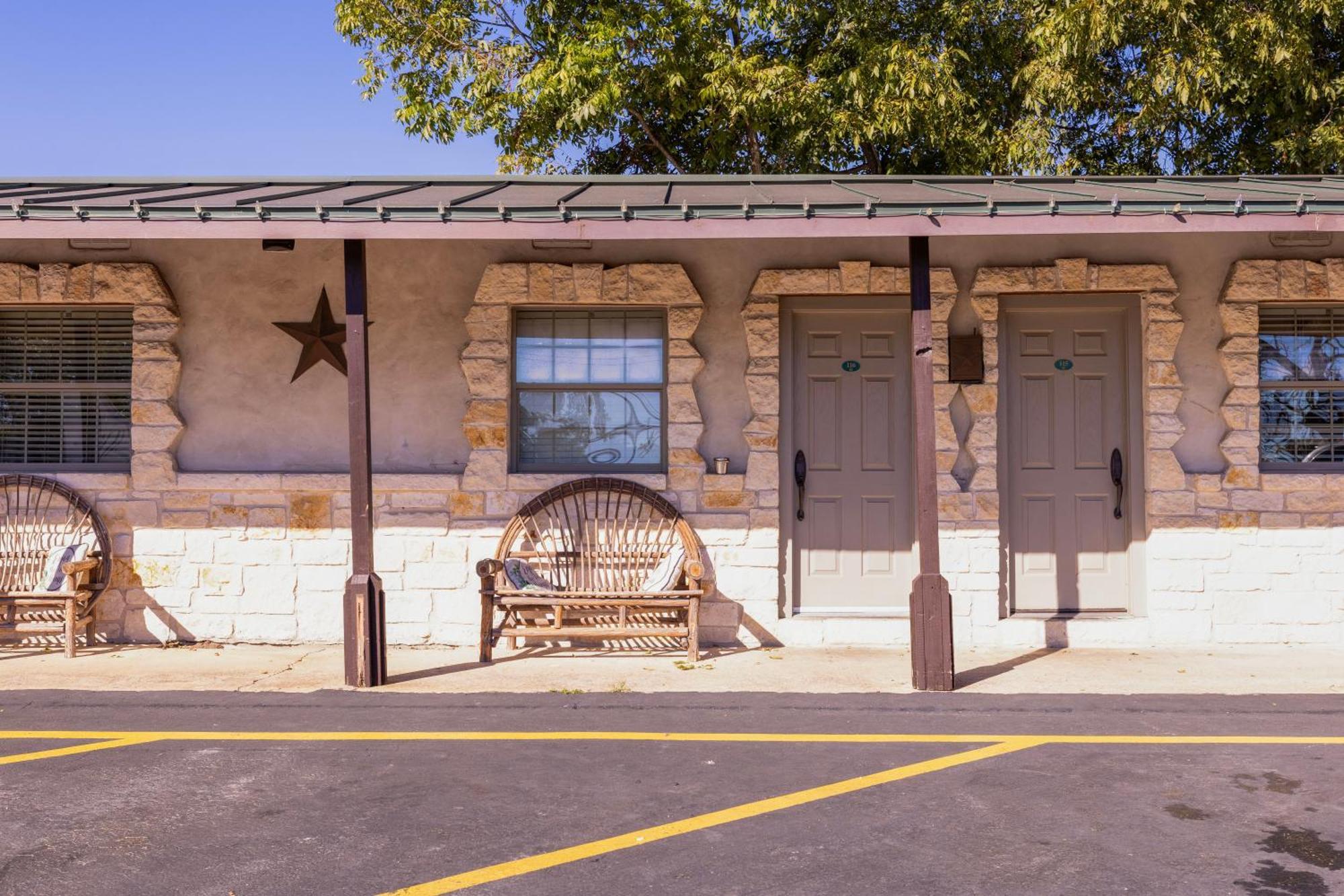 Country Inn Motel Fredericksburg Eksteriør billede